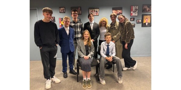 Foto: 11 en 12 april: Spannend en hilarisch - ‘Moord in de studio’ in Leende