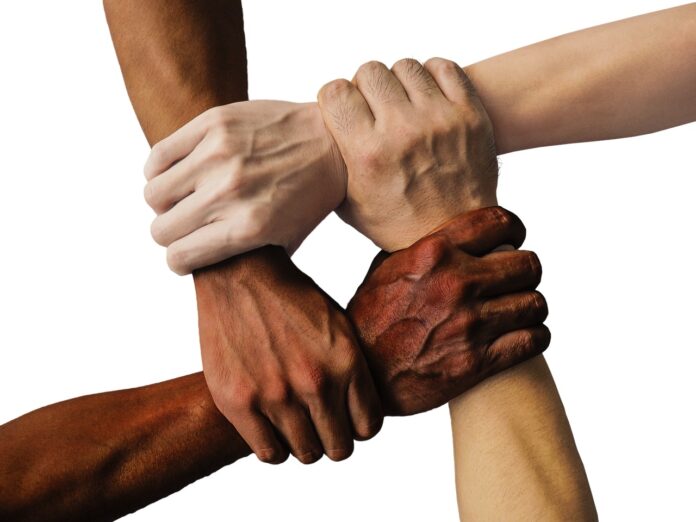 diversiteit racisme handen